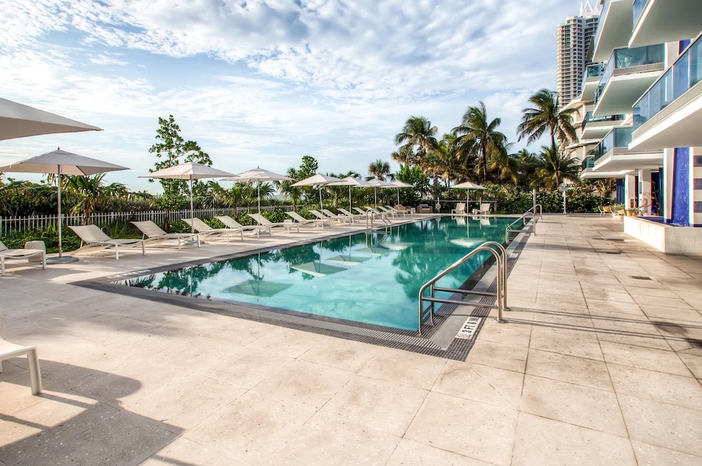 Churchill Suites Monte Carlo Miami Beach - photo 129