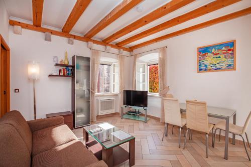 Apartments Espana 1 — 4-Star Luxury Hotel in Dubrovnik, Croatia
