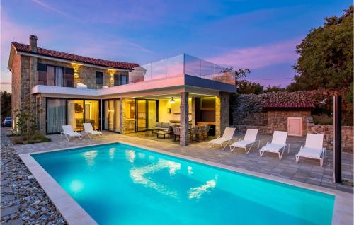 Charming Holiday Home with private heated pool — 4-Star Luxury Hotel in Novalja, Croatia