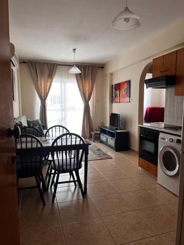 Makenzy Apartment
