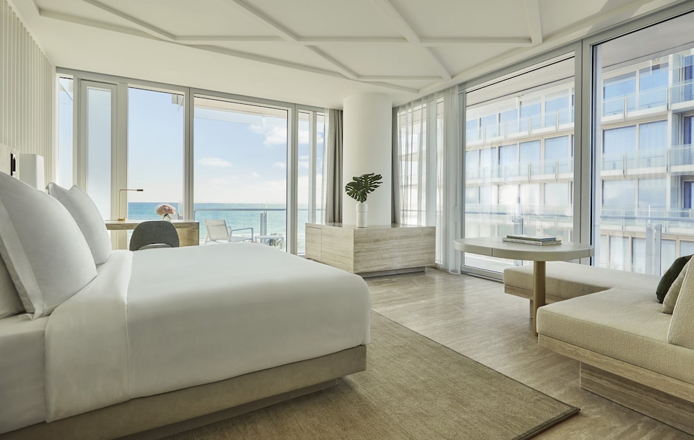 Four Seasons Hotel at The Surf Club - photo 35