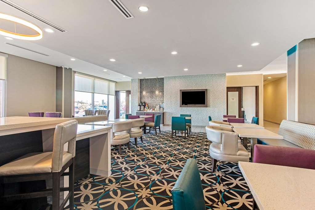 La Quinta Inn & Suites by Wyndham Sweetwater East - photo 25