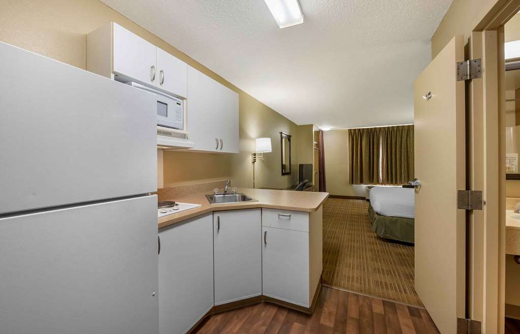 Extended Stay America Suites Champaign Urbana - photo 19