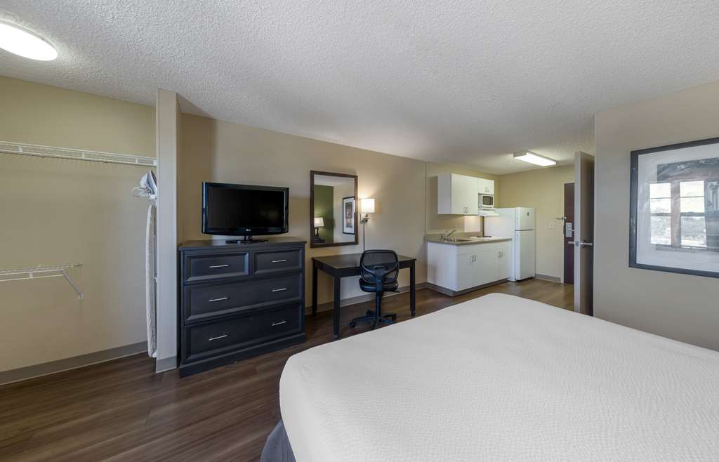 Extended Stay America Suites Orange County Katella Ave - photo 19
