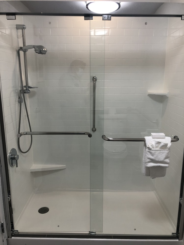 Hampton Inn & Suites Chicago Hoffman Estates - photo 29