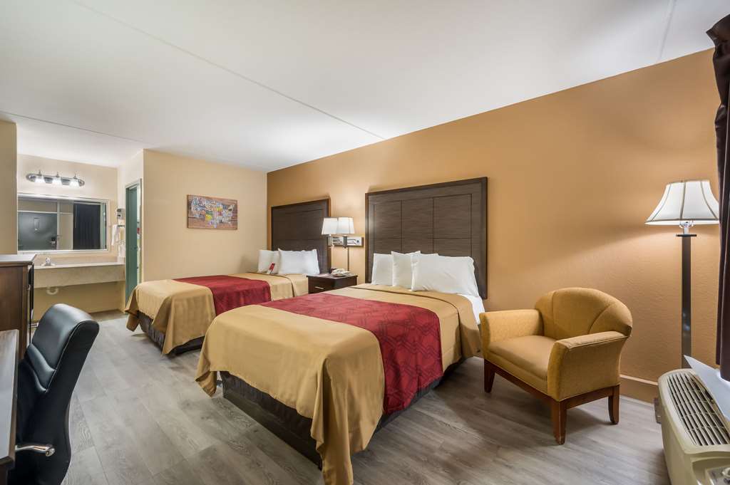 Econo Lodge Cullman South - photo 14