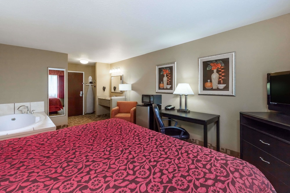 Days Inn by Wyndham Central City - photo 11