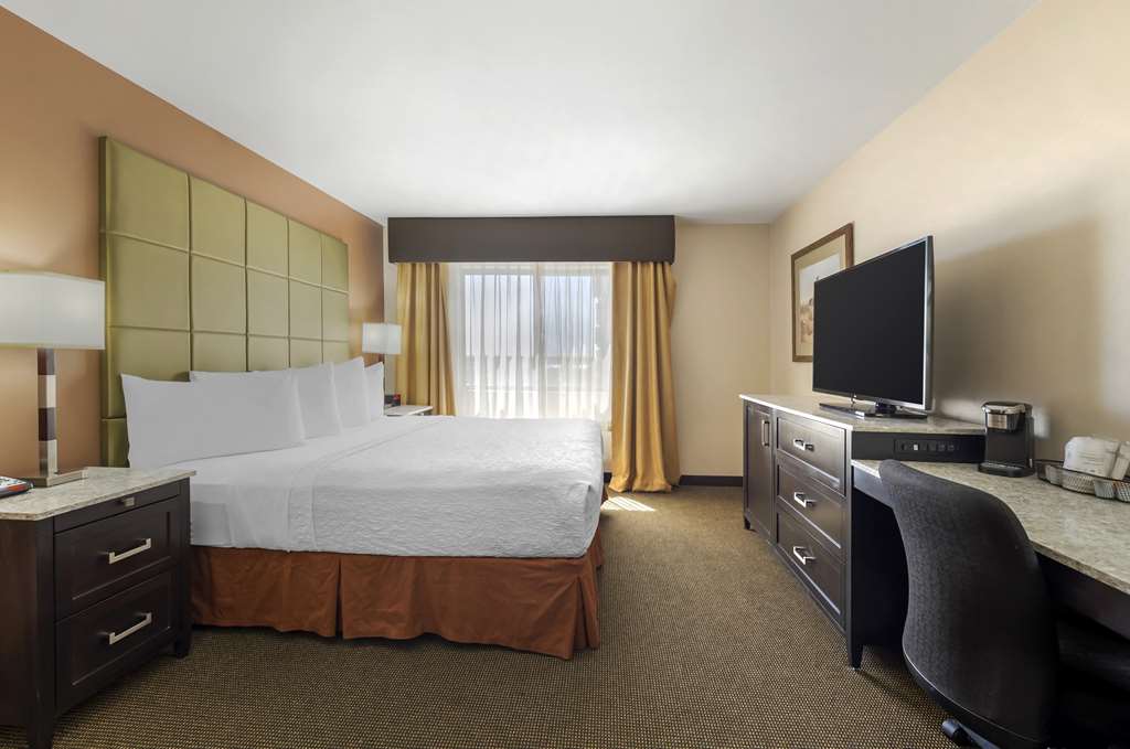 Best Western Plus Country Inn & Suites - photo 11