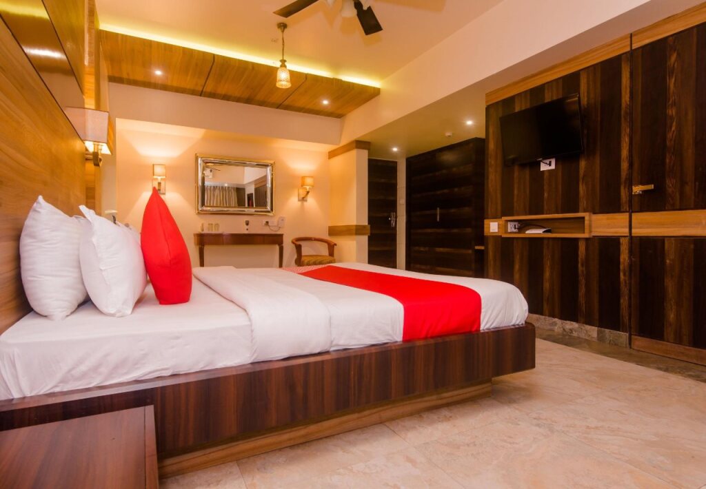 OYO 14699 Hotel Nakshatra Regency