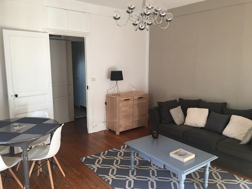 Appartement Plantagenet — 4-Star Luxury Hotel in Le Mans, France