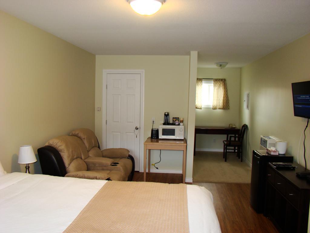 Paddock Inn — hotel in Waterton Park