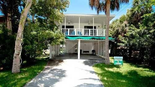Sandy’s Getaway in Anna Maria, United States