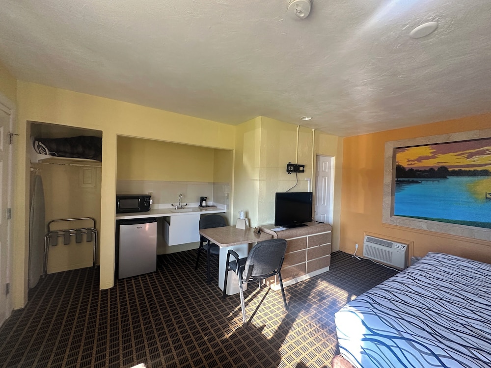 Super Inn By Oyo Daytona Beach Near Airport - photo 8