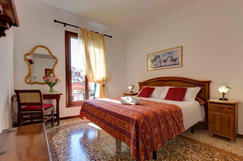 Hotel San Samuele - last minute hotel in Venice