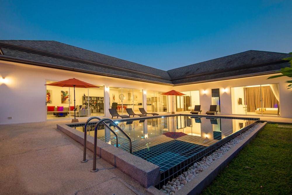 Kamala Contemporary 3 Bedrooms Pool Villa — 4-Star Luxury Hotel in Phuket, Thailand
