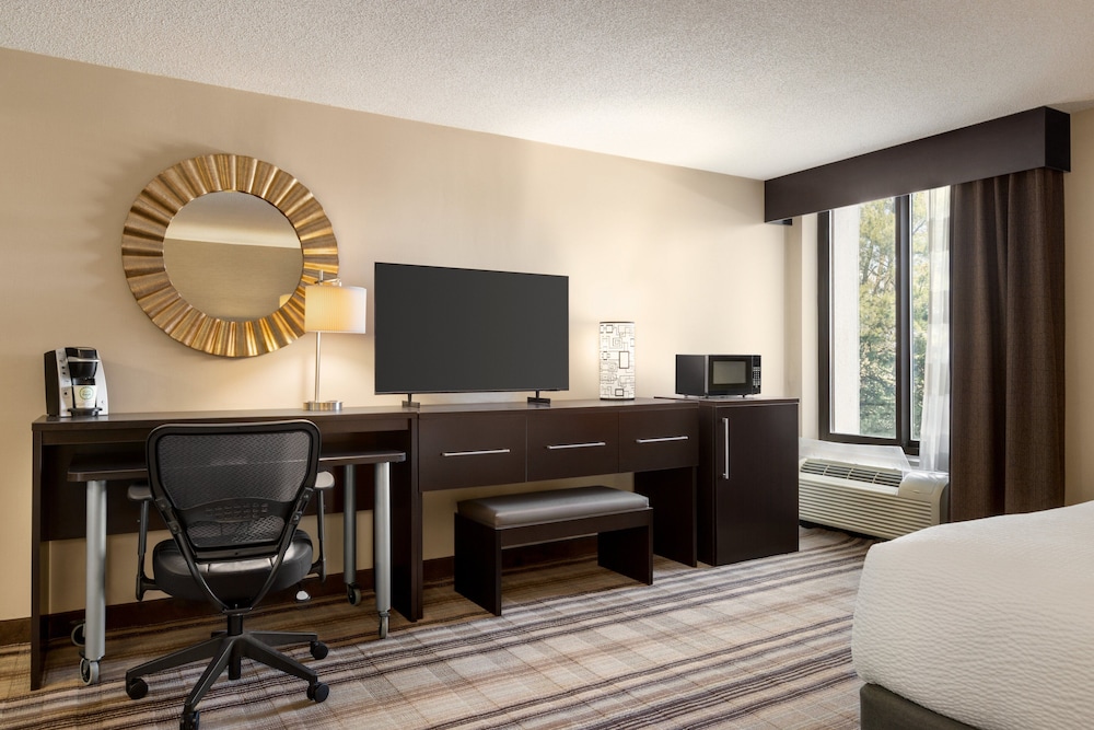 Holiday Inn Gaithersburg by IHG - photo 8