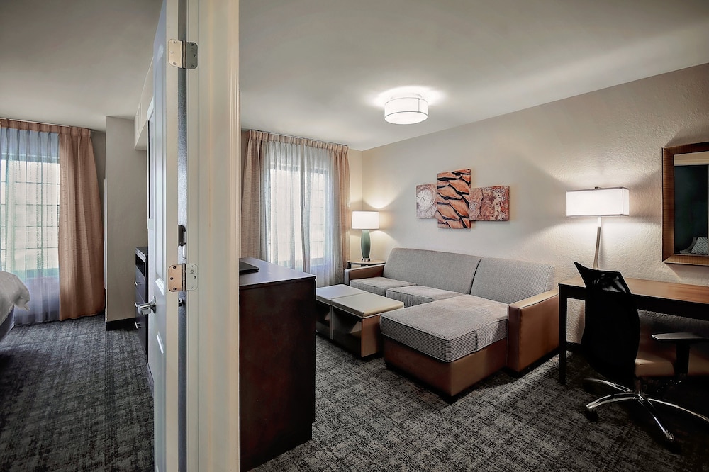 Staybridge Suites Holland by IHG - photo 9