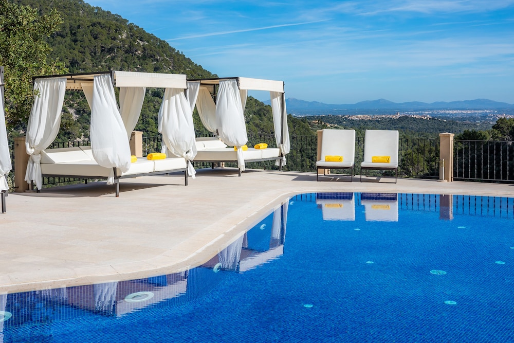 Finca Albellons - carbon neutral hotel in Selva