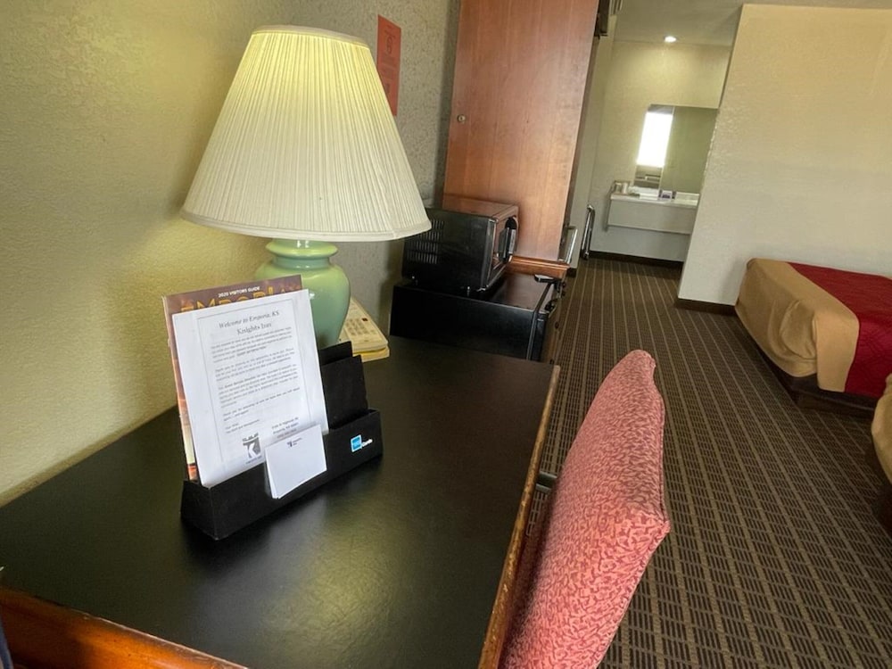 Knights Inn By Capital O Emporia I 35 - photo 53