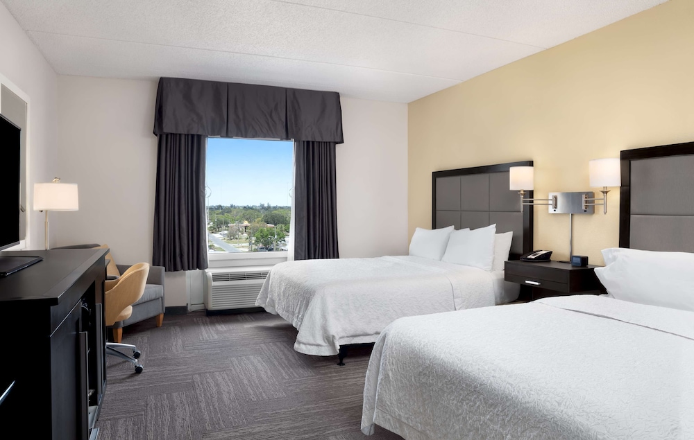 Hampton Inn by Hilton Hallandale Beach Aventura - photo 10