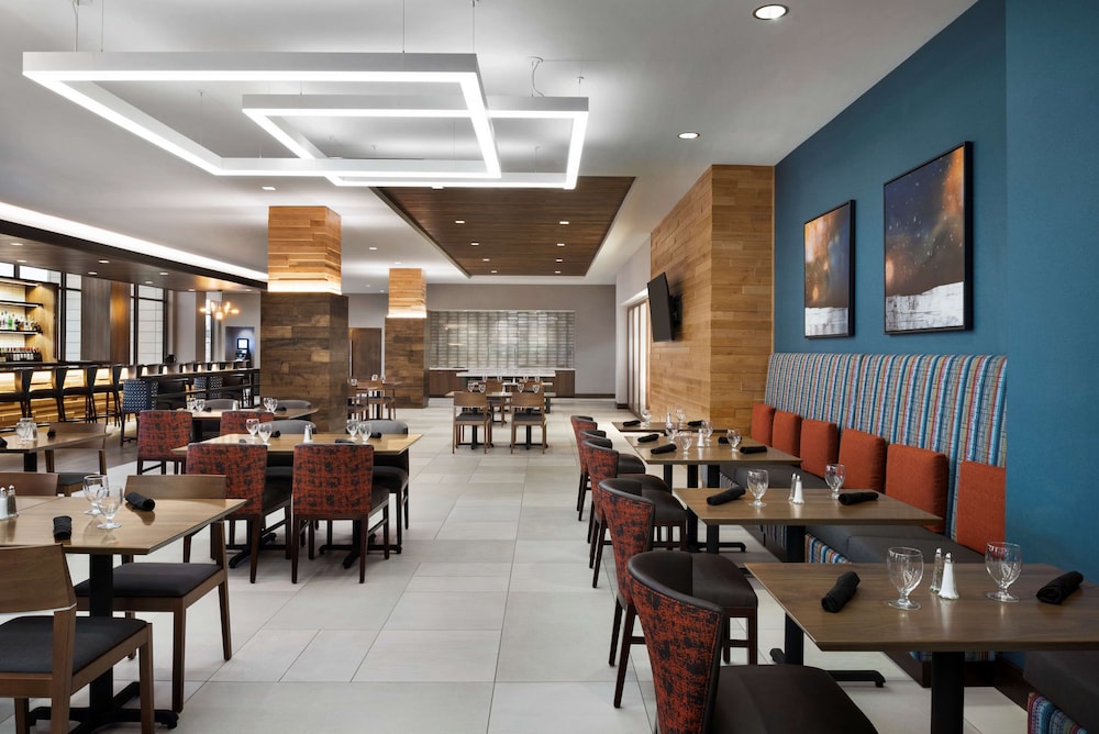 Hilton Garden Inn Milwaukee Brookfield Conference Center WI - photo 25