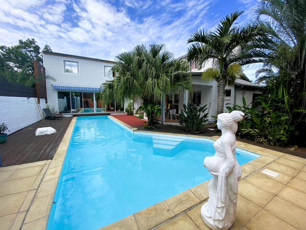 Gde villa luxe piscine ping p jacuzzi baby foot 5 chambres clim 11 pers — 4-Star Luxury Hotel in Saint-Louis, Réunion
