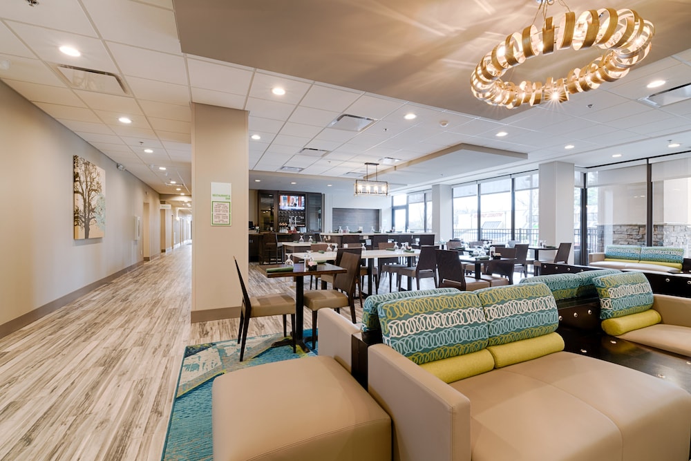 Holiday Inn Knoxville N Merchant Drive by IHG - photo 43
