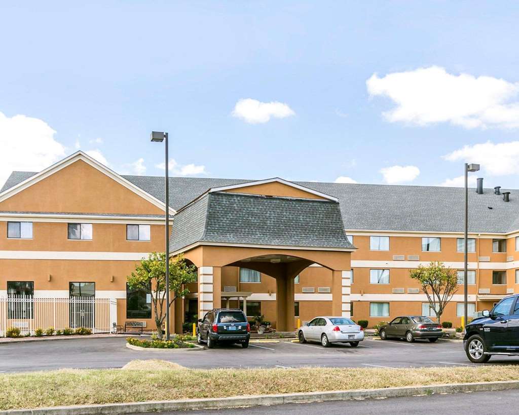 Quality Inn & Suites University Airport - photo 2