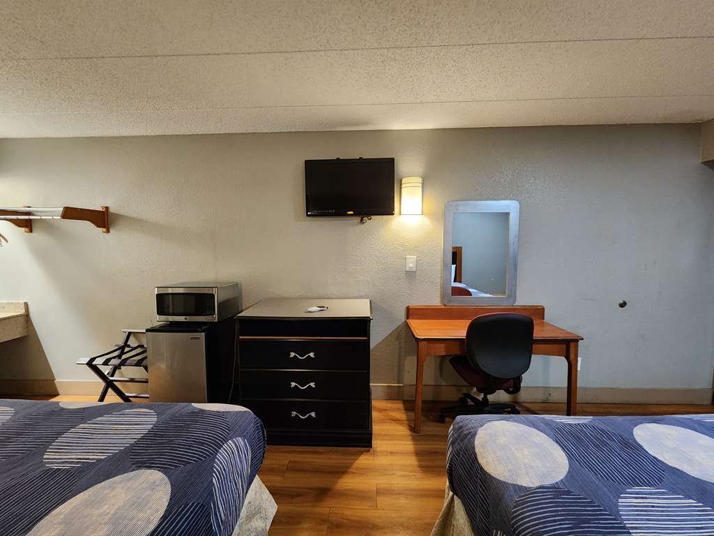 Americas Best Value Inn & Suites Little Rock at Scott Hamilton Dr - photo 20
