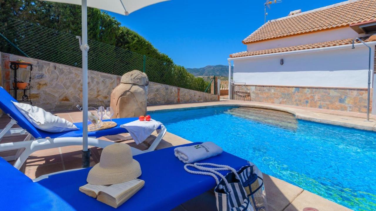 Casa Los Valles Alozaina by Ruralidays — 4-Star Luxury Hotel in Alozaina, Spain