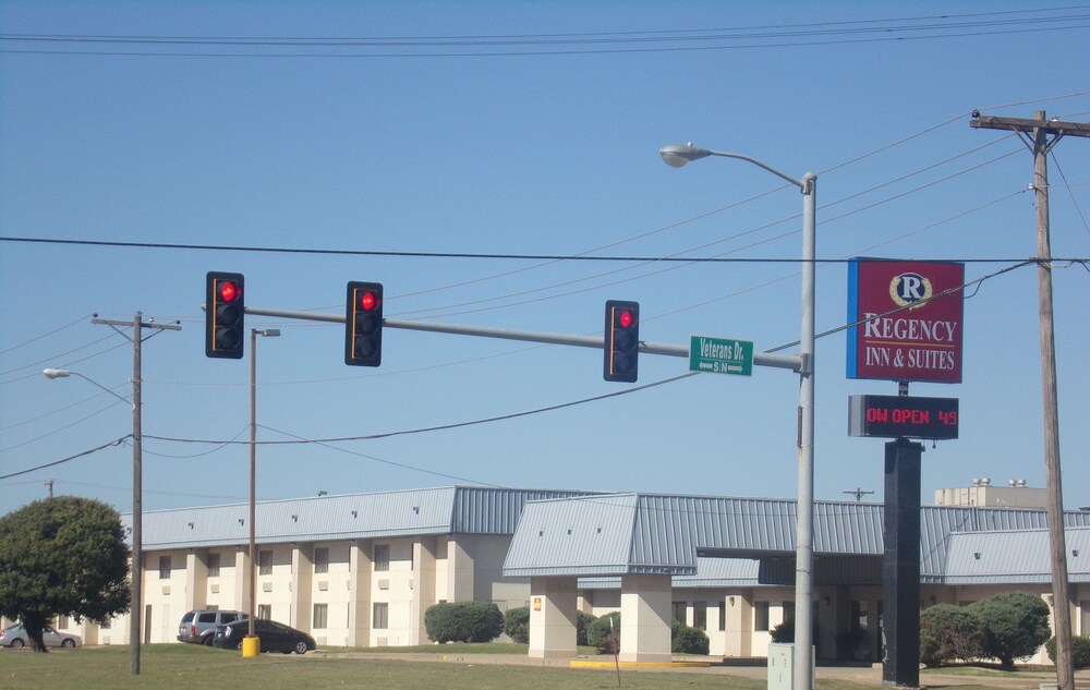 Regency Inn & Suites Altus OK — hotel in Altus