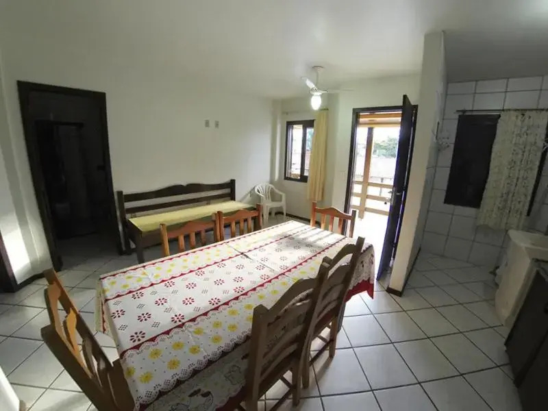 Residencial 50m da praia de Bombas