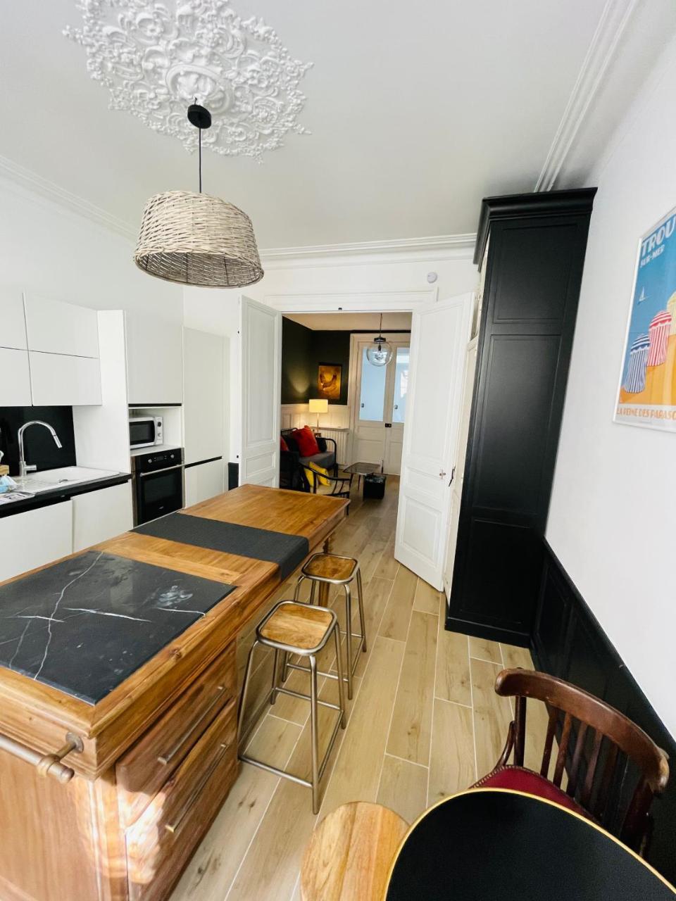 Son Des Mouettes Plage in Trouville-Sur-Mer, France