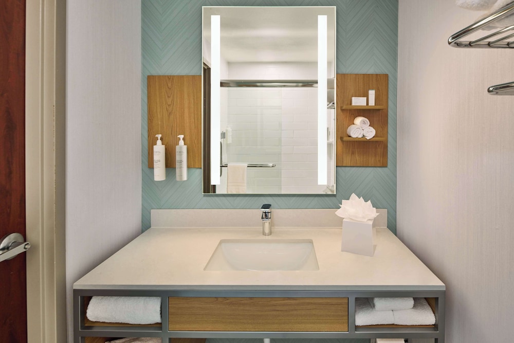 Hilton Garden Inn Anchorage - photo 13