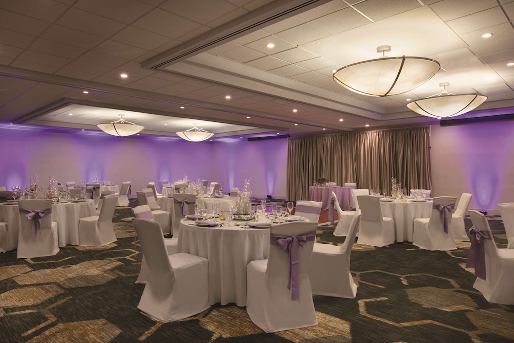 Embassy Suites by Hilton Richmond - photo 36