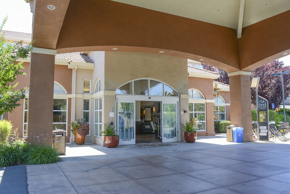 Hilton Garden Inn Napa - photo 84