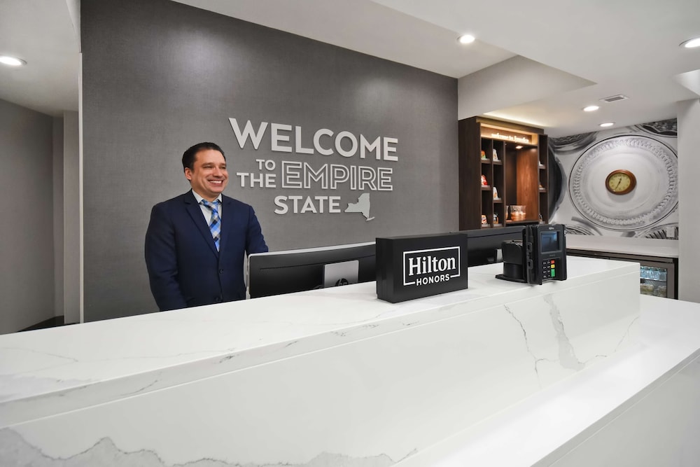 Hampton Inn Ny Jfk - photo 3