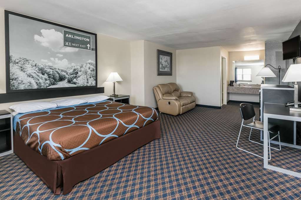 Super 8 by Wyndham Arlington Near AT&T Stadium - photo 11