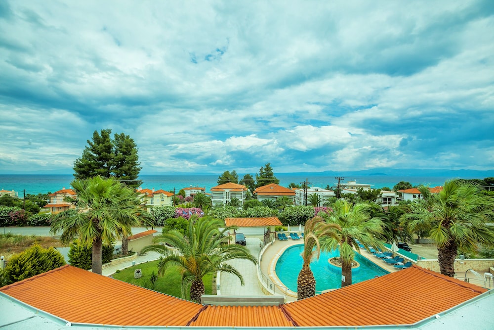 Anna Maria Paradise in Pefkochori, Greece