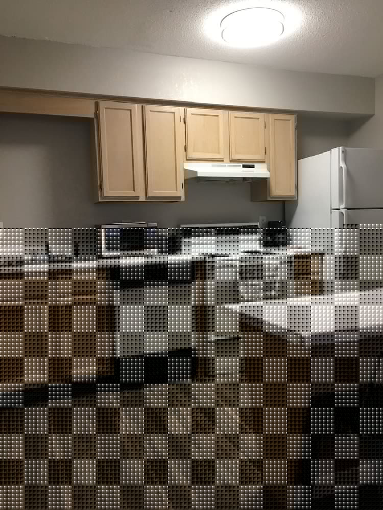 Ambassador Inn And Suites - photo 27