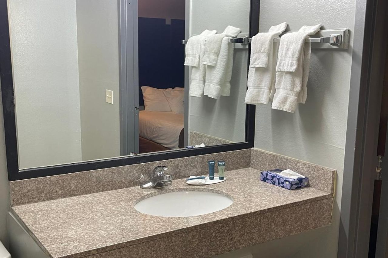 Baymont Inn & Suites Horn Lake Southaven - photo 17