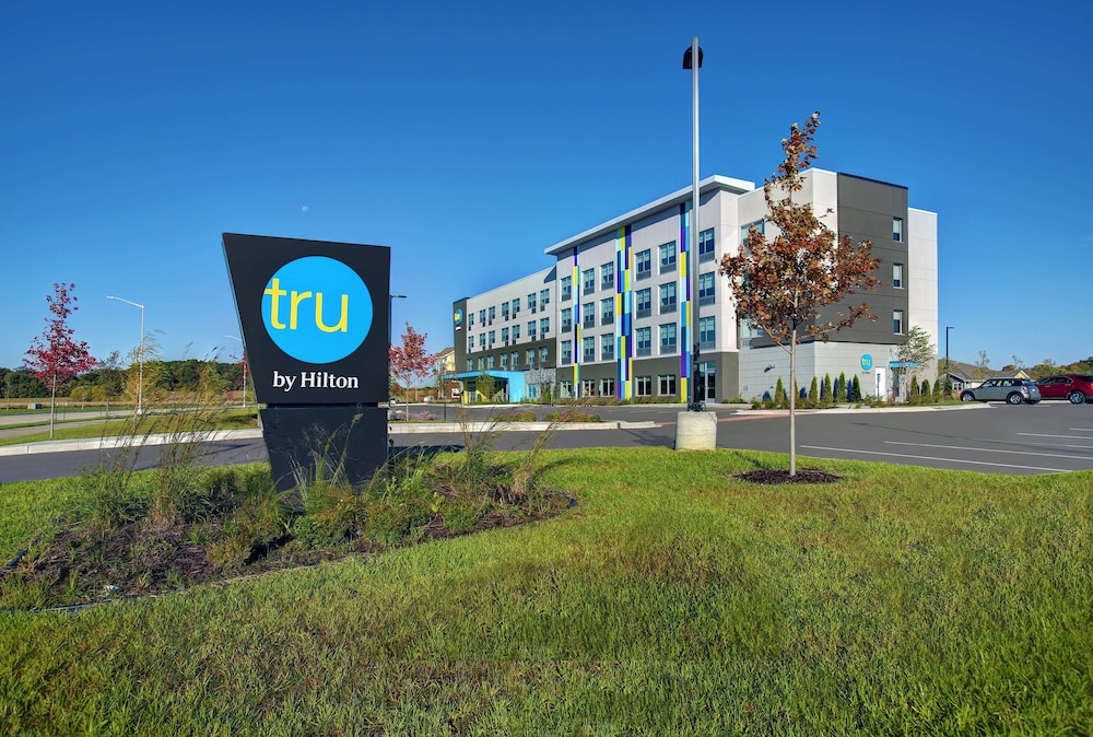 Tru by Hilton Stoughton WI - photo 23