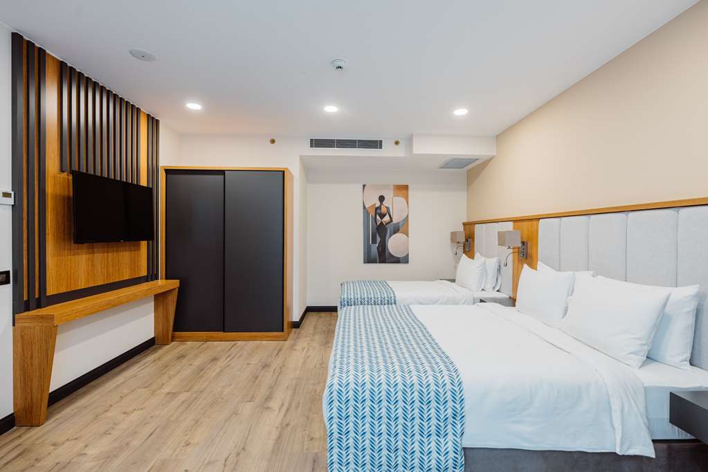 Suite bedroom