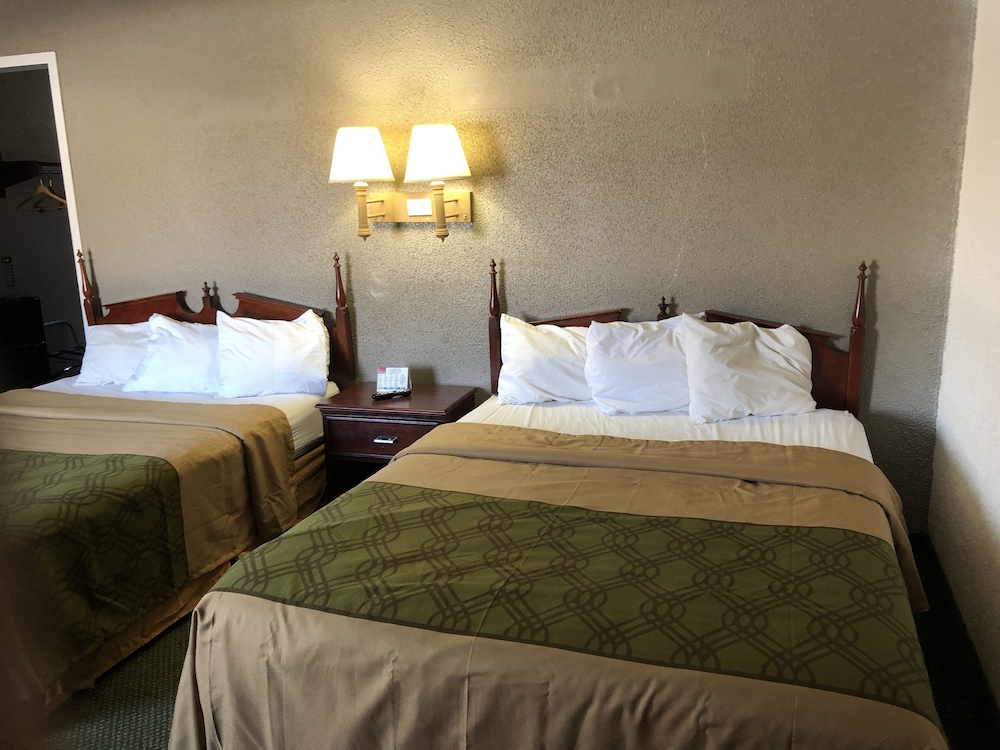 Econo Lodge Wisconsin Rapids - photo 2