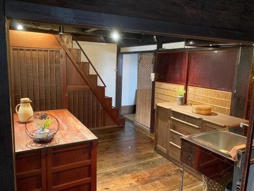 200yearold architectural heritage for exclusive use Enjoy 300square of private space with a hot spring located in a historic preservation district next to the seafood market — 4-Star Luxury Hotel in Kanazawa, Japan