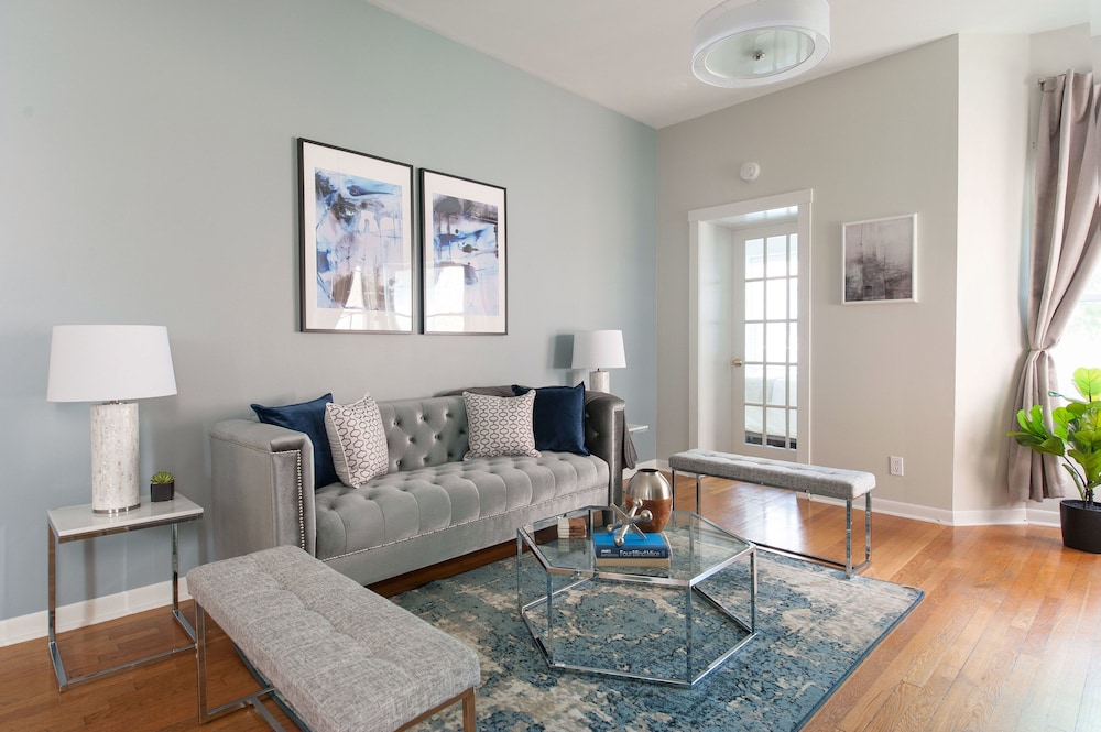 Sophisticated 4BR in Lincoln Park by Sonder - photo 12
