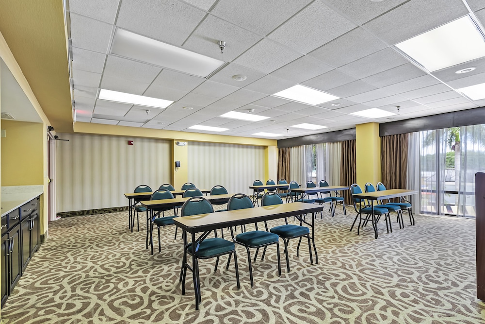 Holiday Inn St. Petersburg West by IHG - photo 62