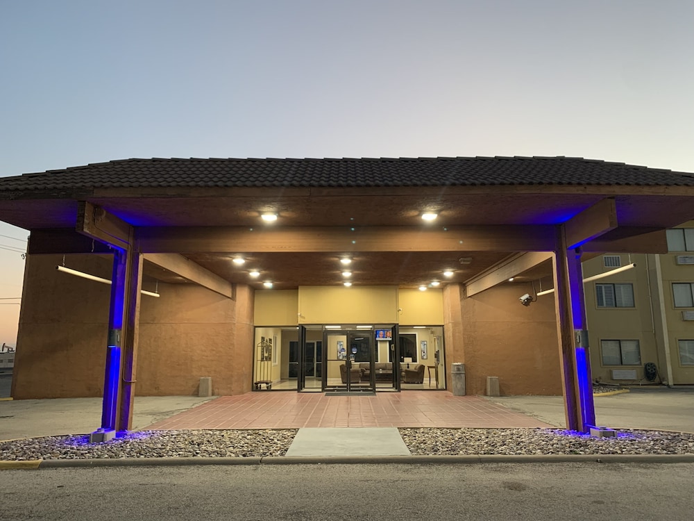 Travelodge by Wyndham Odessa - photo 22