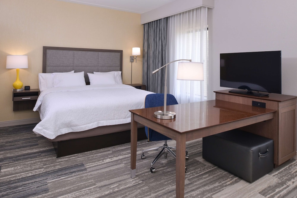 Hampton Inn & Suites Cincinnati Mason - photo 11
