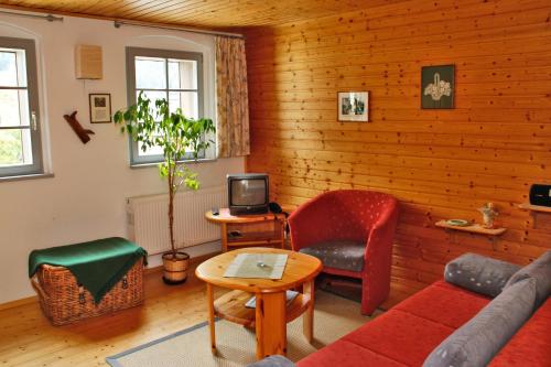 Ferienhaus zum Grünen Hirsch Stolln — hotel in Breitenbrunn